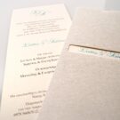 Προσκλητήριο Γάμου: Λεπτομέρεια Φακέλου με τρύπα και ονόματα ζευγαριού στην Κάρτα_Κωδικός 5906