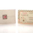 Προσκλητήριο Βάπτισης: Φάκελος διάστασης 12,7x18,8 εκατ. σε χαρτί οικολογικό (με χρωματιστή κηλίδα) ζαχαρί 160 γραμ., καρτάκι 4x4 εκατ. με θέμα πουλί και ποδήλατο και Κάρτα σε χαρτί λείο εκρού 250 γραμ. με εκτύπωση μίας όψης μελάνι και θέμα ποδήλατο και πουλί_Κωδικός 50531