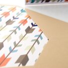 Λεπτομέρεια εκτύπωσης φόδρα φακέλλου μελάνι πολύχρωμα βέλη και εκτύπωσης κάρτα μελάνι πολύχρωμα βέλη και ζώα του δάσους_Κωδικός 50810