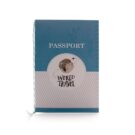Προσκλητήριο Βάπτισης: Δίπτυχο διάστασης 10,5x15,5 εκατ. σε χαρτί λείο λευκό 250 γραμ. με εκτύπωση μελάνι δύο όψεων και Κορδόνι δίκλωνο λευκό - γαλάζιο και θέμα διαβατήριο, υδρόγειος, αεροπλάνο, τρένο, δακτυλικά αποτυπώματα, βαλίτσα, φωτογραφική μηχανή, γραμματόσημα_Εξωτερική πλευρά_Κωδικός 50821