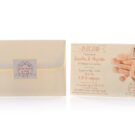 Προσκλητήριο Γάμου και Βάπτισης: Φάκελος διάστασης 12,7x18,8 εκατ. σε χαρτί γκοφρέ (ανάγλυφο) μπιμπικωτό ιβουάρ 140 γραμ., καρτάκι 4,5x5,5 εκατ. με ονόματα και Κάρτα σε χαρτί λείο ματ κρεμ 250 γραμ.με εκτύπωση μελάνι γκρι και σάπιο μήλο και θέμα save the date και χέρια γονιών και παιδιού_Κωδικός 5928