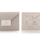 Προσκλητήριο Γάμου και Βάπτισης: Φάκελος διάστασης 13,3x18,3 εκατ. σε χαρτί γκοφρέ γραμμωτό (ανάγλυφο) γκρι 160 γραμ., καρτάκι 4x6,5 εκατ. και Κάρτα σε χαρτί λείο υπόλευκο 270 γραμ. με εκτύπωση μελάνι_Κωδικός 5948