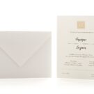 Προσκλητήριο Γάμου: Φάκελος διάστασης 16x22 εκατ. σε χαρτί rives κουκίδα λευκό 180 γραμ. και μονογράμματα γκοφρέ και Κάρτα σε χαρτί rives κουκίδα λευκό 250 γραμ. με εκτύπωση κειμένου με μελάνι γκρι και άμμου_Κωδικός 6126