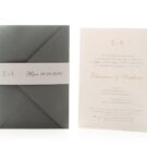 Προσκλητήριο Γάμου: Φάκελος διάστασης 16x22 εκατ. σε χαρτί γκοφρέ (ανάγλυφο) γραμμωτό γκρι σκούρο 160 γραμ. με Φάσα διάστασης 4,5x16,2 εκατ. σε χαρτί γκοφρέ (ανάγλυφο) γραμμωτό υπόλευκο 250 γραμ. με εκτύπωση μελάνι και Κάρτα σε χαρτί γκοφρέ (ανάγλυφο) γραμμωτό υπόλευκο 250 γραμ. με εκτύπωση μελάνι σε χρώμα γκρι και χρυσό_Κωδικός 6130