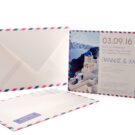 Προσκλητήριο Γάμου: Φάκελος διάστασης 16x22 εκατ. αεροπορίας σε χαρτί γκοφρέ γραμμωτό (ανάγλυφο) υπόλευκο 160 γραμ. και Κάρτα σε χαρτί γκοφρέ (ανάγλυφο) γραμμωτό υπόλευκο 250 γραμ. με εκτύπωση μελάνι και θέμα card postal_Κωδικός 5892