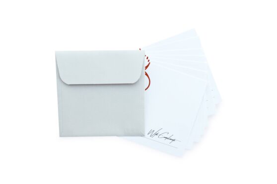 Φακέλος 12,5x12,5εκατ. σε χαρτί γκοφρέ γκρι 160 γραμ. και Οικογενειακή κάρτα (family card) διάστασης 12x12 σε χαρτί λείο υπόλευκο 280gram και εκτύπωση μαύρη και κόκκινη